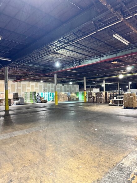 More Photos Of 400 Walnut Ave, Bronx Warehouse For Lease