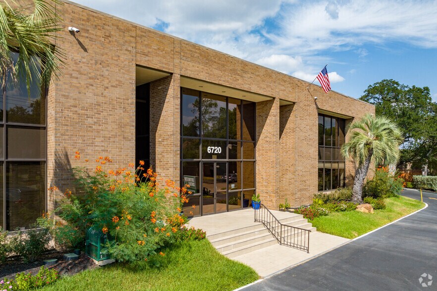 More Photos Of 6720 Sands Point Dr, Houston Office For Lease