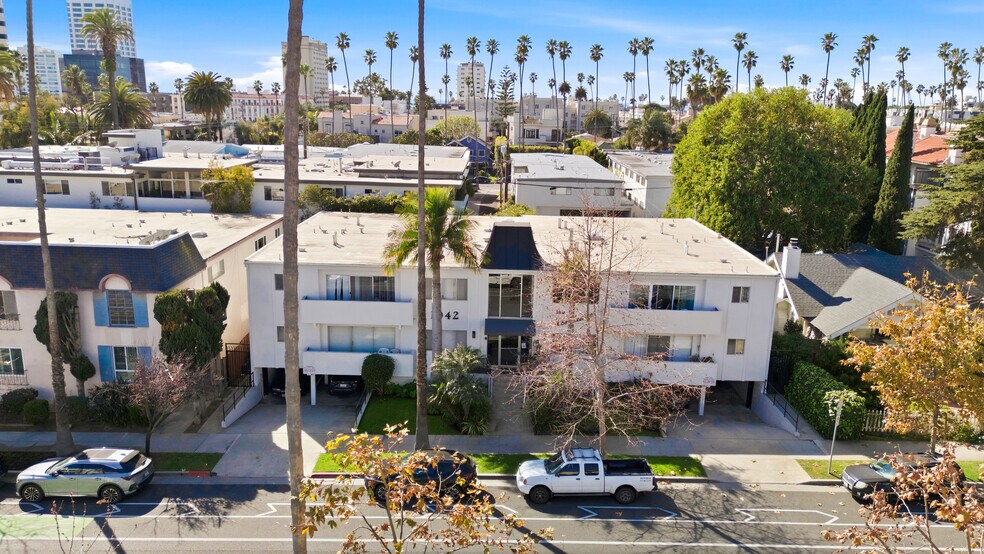 More Photos Of 1042 6th St, Santa Monica Apartments For Sale