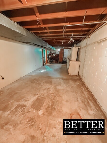 More Photos Of 3120 S Lincoln Ave, York Showroom For Sale