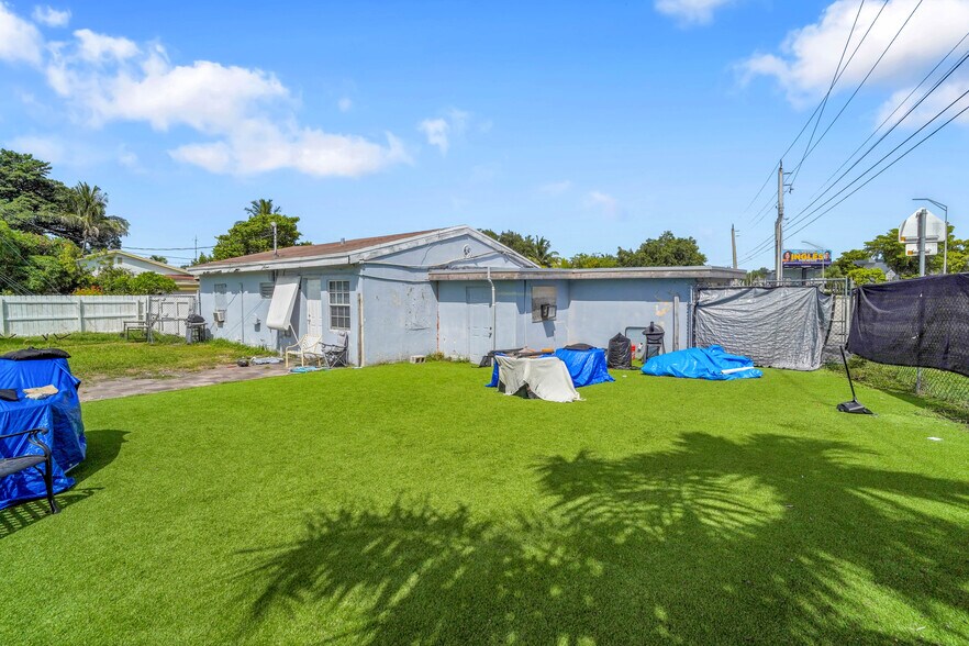 More Photos Of 41 William Rd, West Park Freestanding For Sale