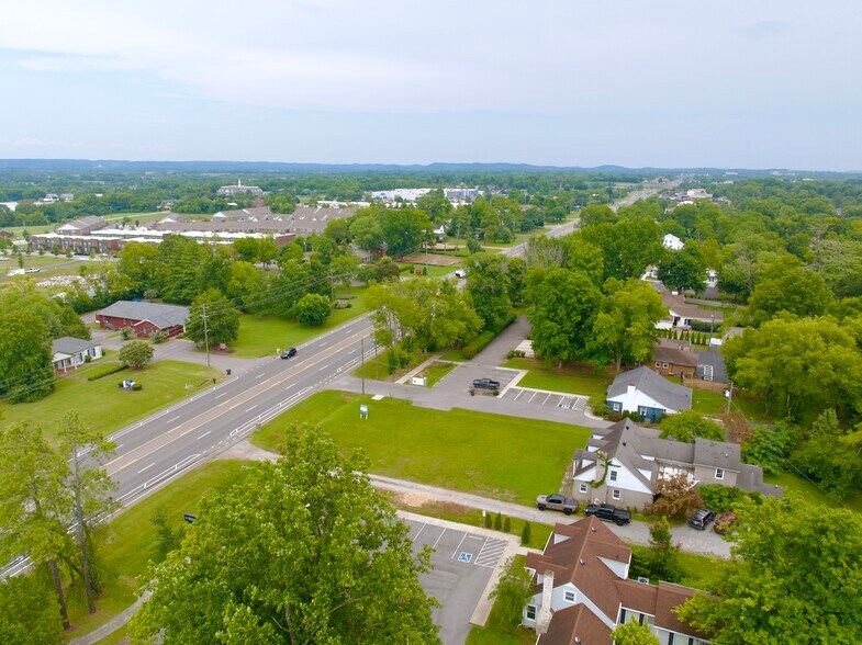 More Photos Of 1189 Nashville Pike, Gallatin Office For Sale
