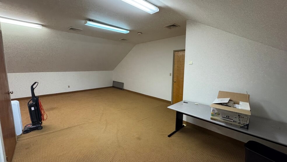 More Photos Of 1850 Friedensville Rd, Bethlehem Office For Lease