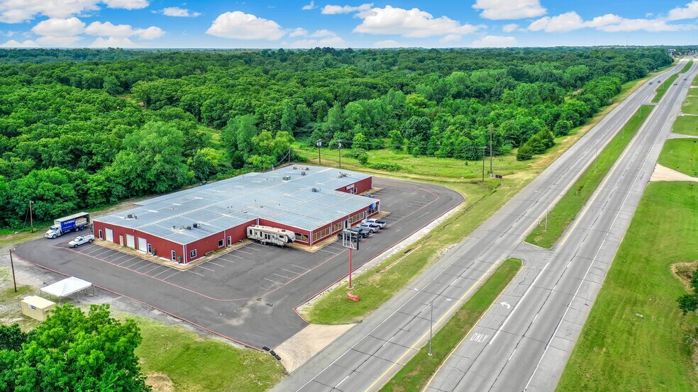 More Photos Of 4006 Texoma Pky, Denison General Retail For Sale