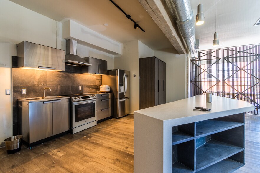 More Photos Of 1122-1126 Folsom St, San Francisco Industrial For Sale