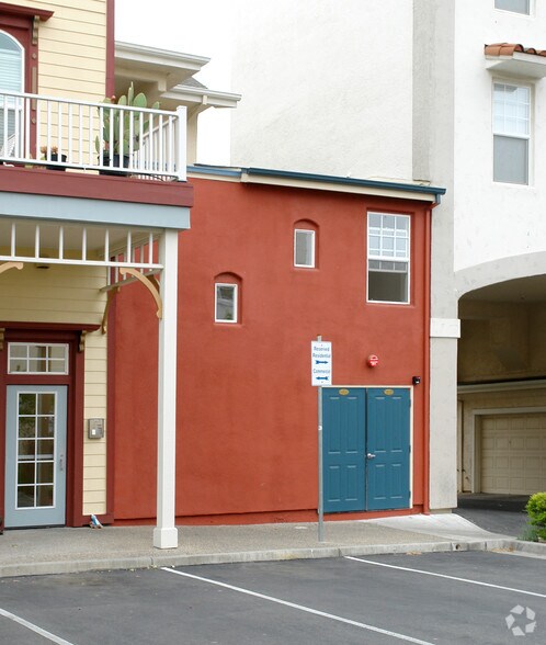 More Photos Of 220 Windsor River Rd, Windsor Apartments For Sale