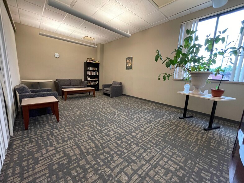 More Photos Of 4800 Concentric Blvd, Saginaw Office For Lease