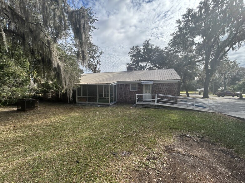 More Photos Of 200 Mission Rd, Palatka Medical For Sale