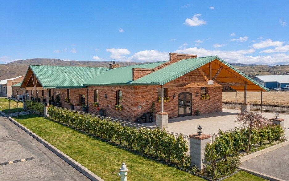 More Photos Of 1 Vineyard Way, Wenatchee Winery Vineyard For Sale