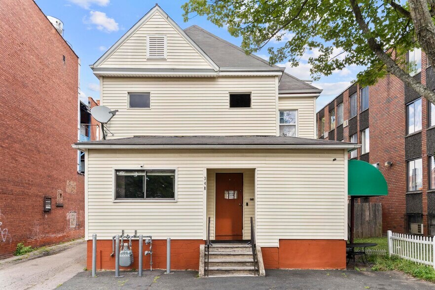 More Photos Of 348 Franklin Ave, Hartford Restaurant For Sale