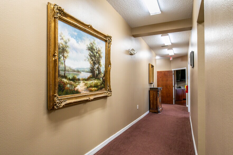 More Photos Of 205 E Burleigh Blvd, Tavares Office For Sale