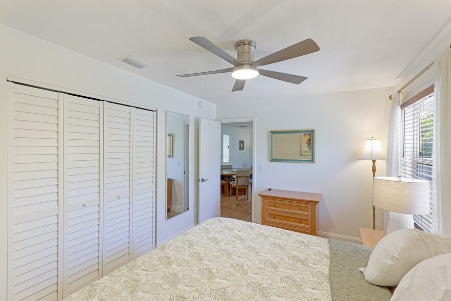More Photos Of 6905 Point of Rocks Rd, Sarasota Hotel For Sale