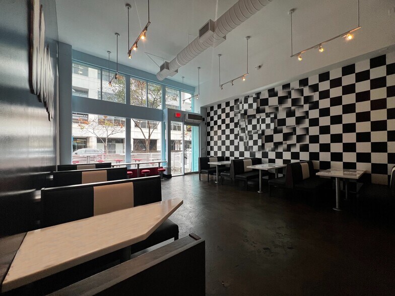 More Photos Of 119-131 Broadway, Santa Monica Office For Lease
