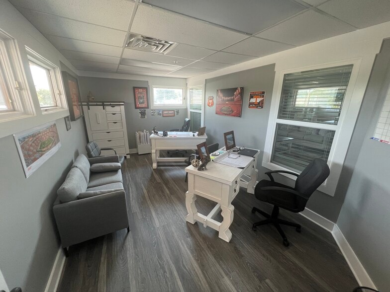 More Photos Of 2850 Westside Dr, Cleveland Medical For Lease