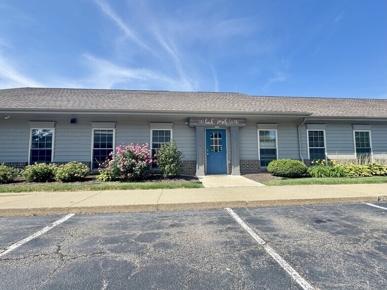 More Photos Of 2504 Veterans Memorial Pky S, Lafayette Office For Lease