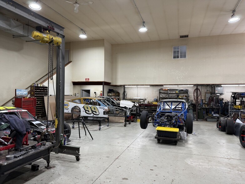 More Photos Of 91 Willenbrock Rd, Oxford Light Manufacturing For Lease
