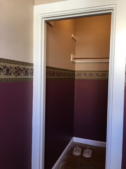 More Photos Of 541-549 Pine St, Burlington Storefront Retail Residential For Sale