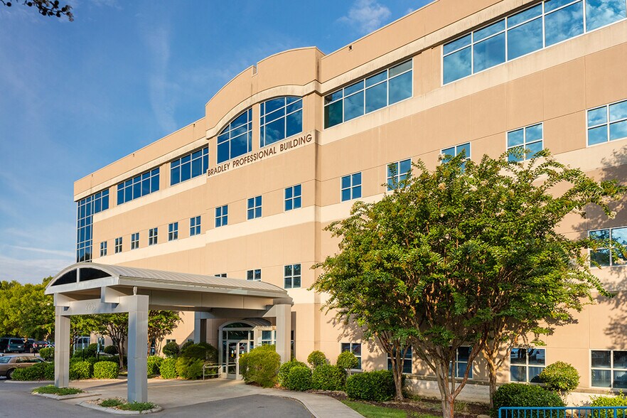 More Photos Of 2253 Chambliss Ave, Cleveland Medical For Lease