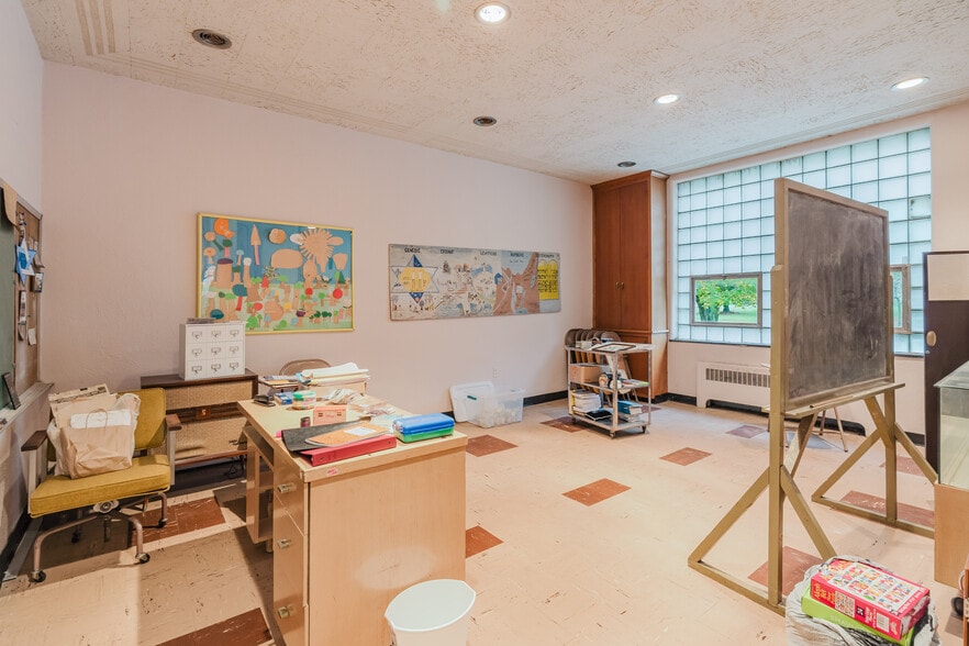 More Photos Of 557 Thompson Blvd, Watertown Religious Facility For Sale