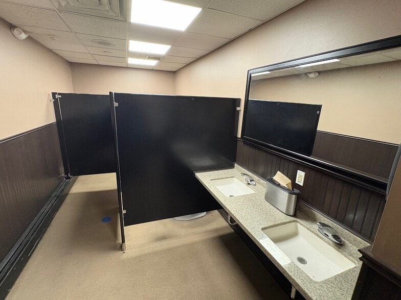 More Photos Of 3 Main St, New Paltz Restaurant For Sale