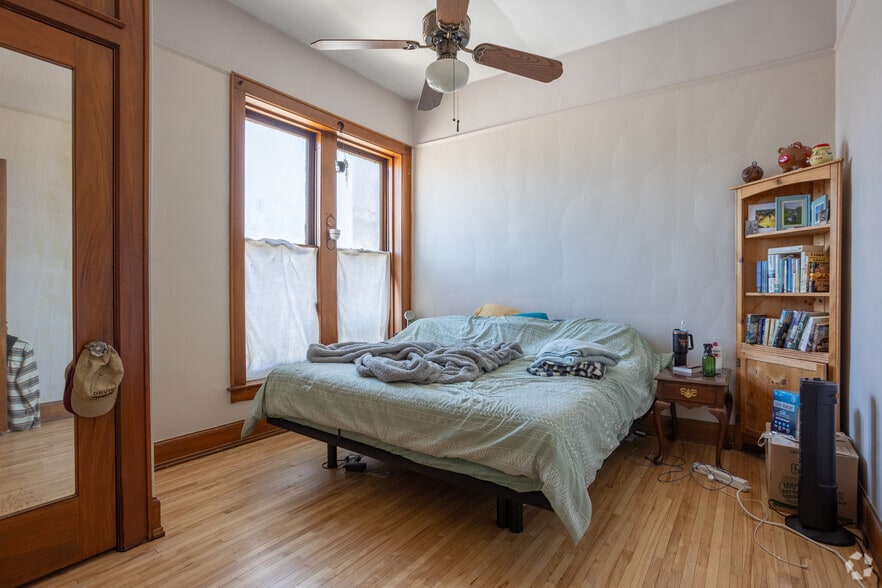 More Photos Of 814 Center Ave, Bay City Apartments For Sale