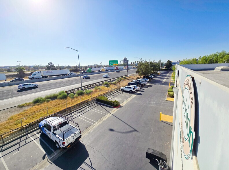 More Photos Of 6236 River Crest Dr, Riverside Light Distribution For Lease