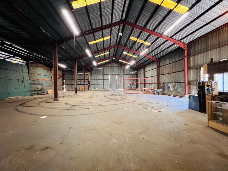 More Photos Of 2219 Fair Park Ave, Los Angeles Warehouse For Lease
