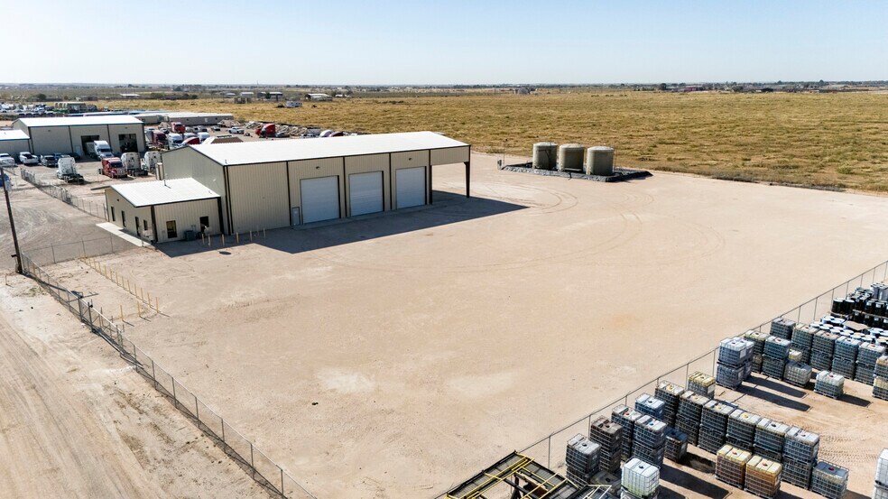 More Photos Of 1508 County Road 1105, Midland Warehouse For Lease