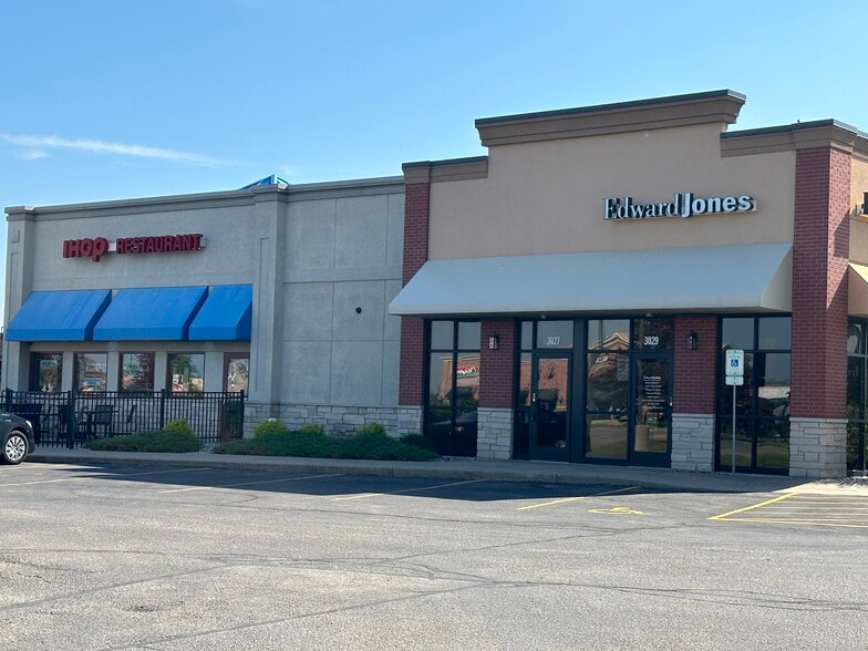 More Photos Of 3025-3027 Village Park Dr, Plover Storefront Retail Office For Lease