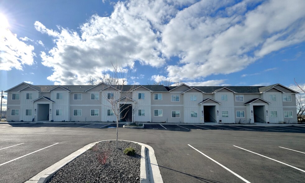 More Photos Of 1800 7th Ave N, Payette Apartments For Sale