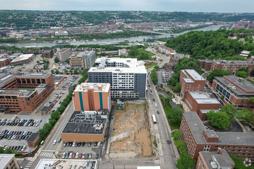 More Photos Of Fifth & Halket St, Oakland Office For Lease