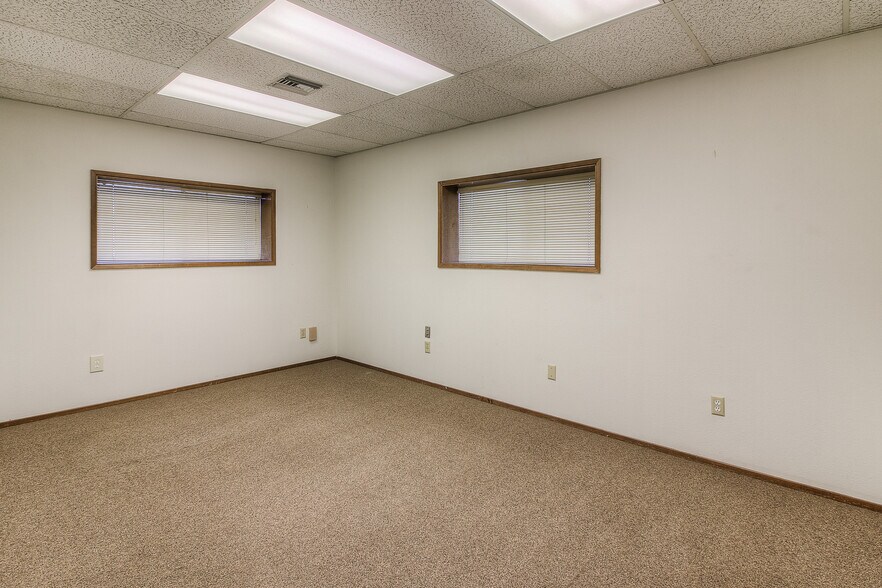 More Photos Of 2201 E Edison Rd, Sunnyside Office For Sale