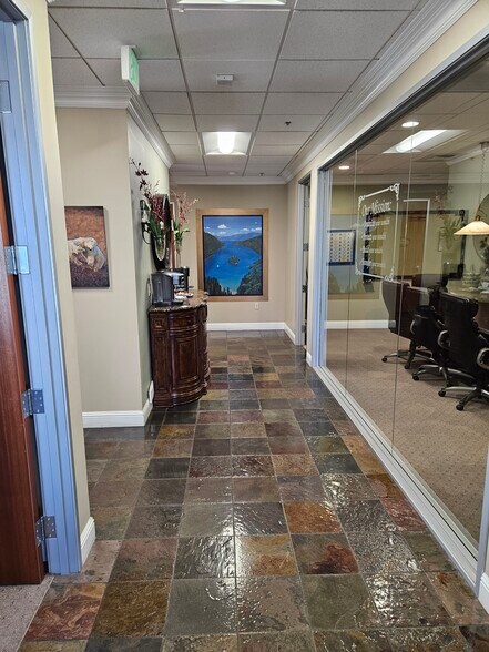 More Photos Of 970 Reserve Dr, Roseville Loft Creative Space For Sale