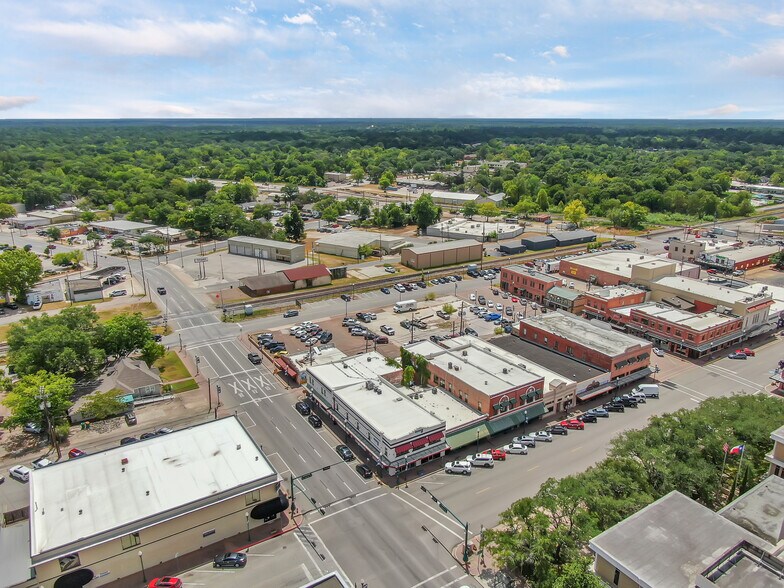 More Photos Of 336 N Main St, Conroe Office For Sale