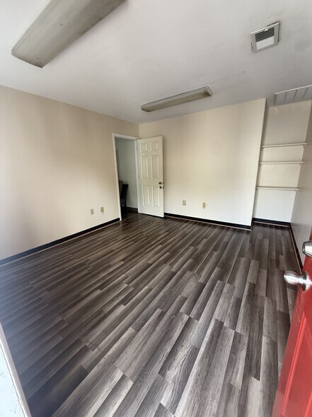 More Photos Of 1202 N Barkley Rd, Statesville Self Storage For Lease