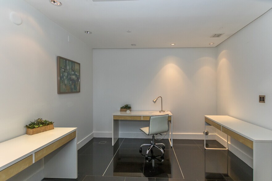 More Photos Of 1000 Brickell Ave, Miami Office For Sale
