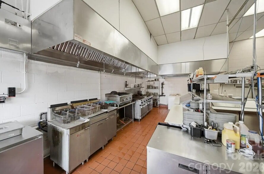 More Photos Of 47 Duke St, Granite Falls Bar For Sale