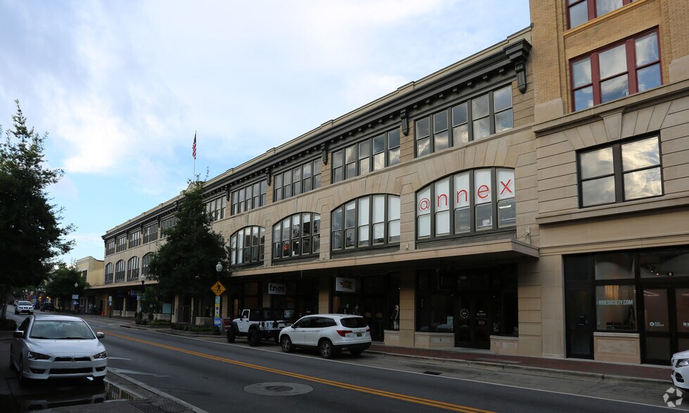 More Photos Of 3 W Garden St, Pensacola Coworking Space