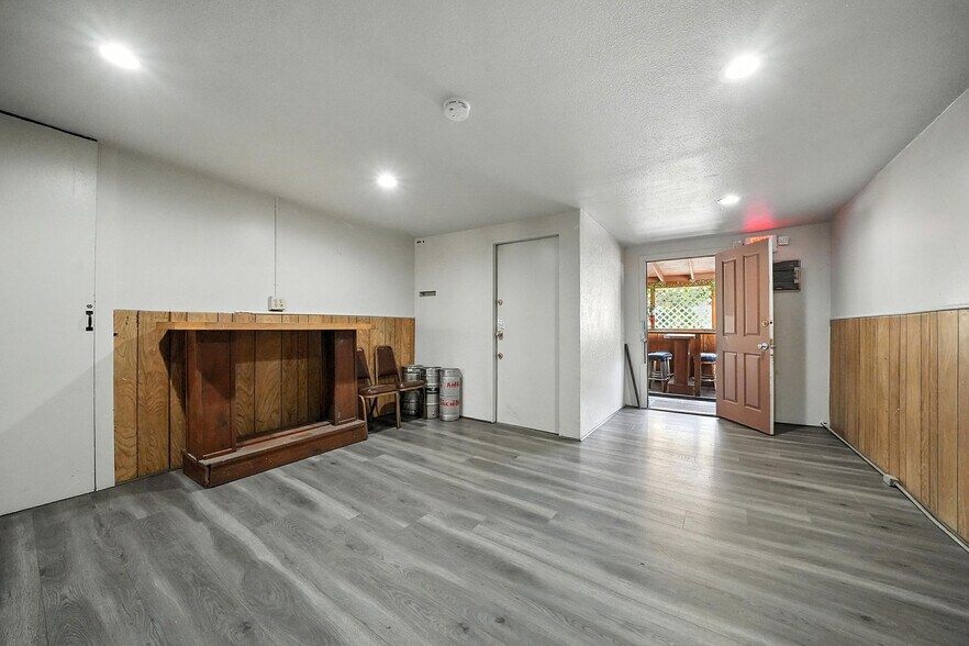 More Photos Of 105 Main St, Jackson Bar For Sale