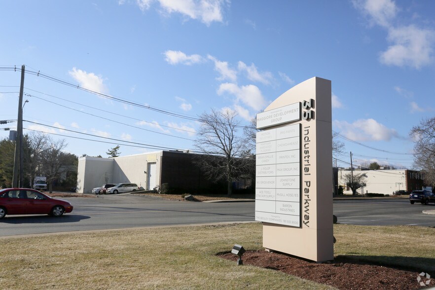 More Photos Of 35 Industrial Pky, Woburn Warehouse For Lease