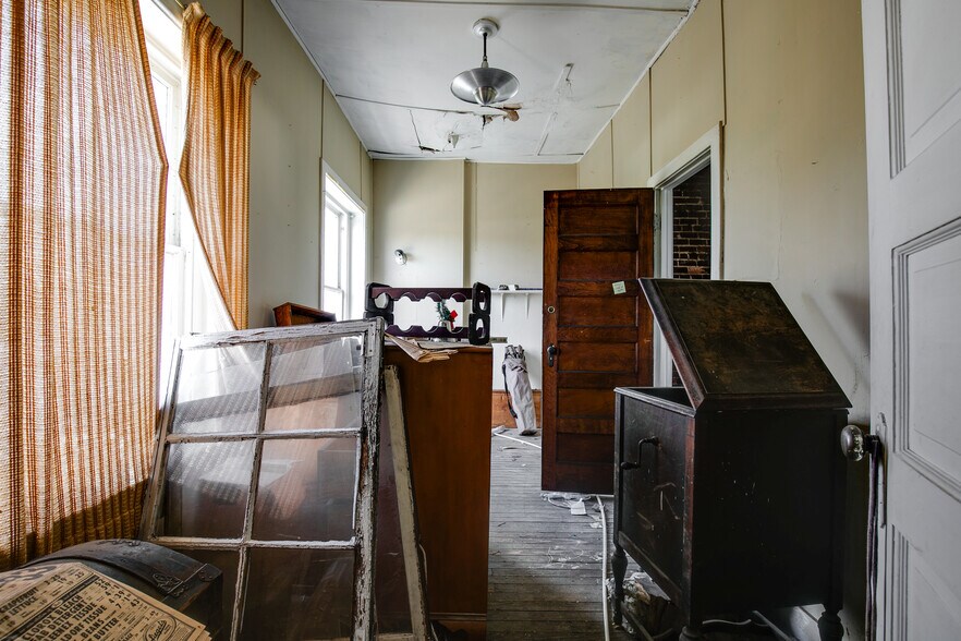 More Photos Of 2500 E Marshall St, Richmond Office For Sale