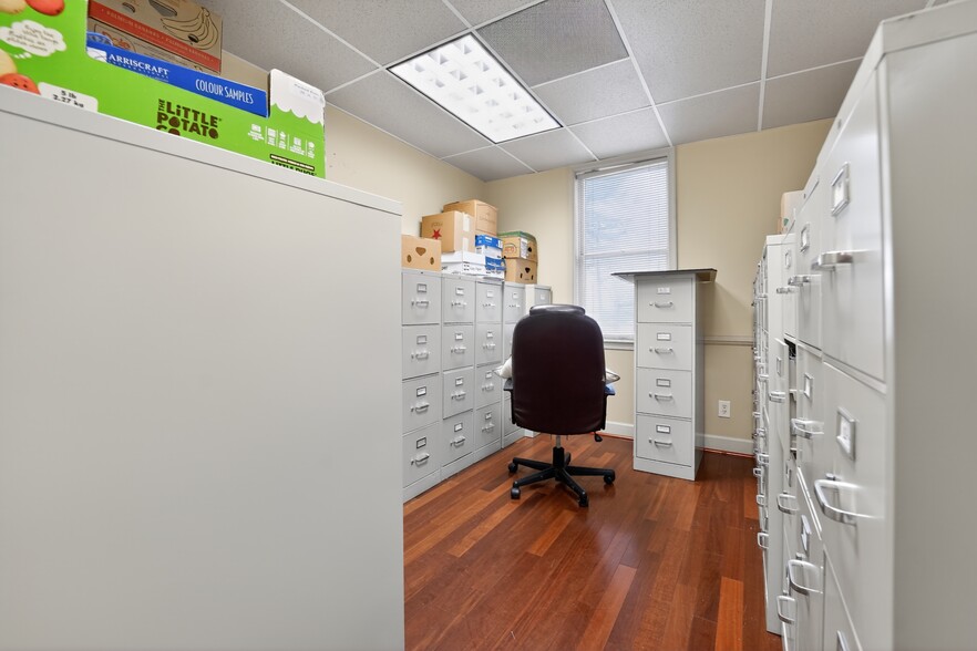 More Photos Of 12118 - 12120 Heritage Park Circle Cir, Silver Spring Office For Sale