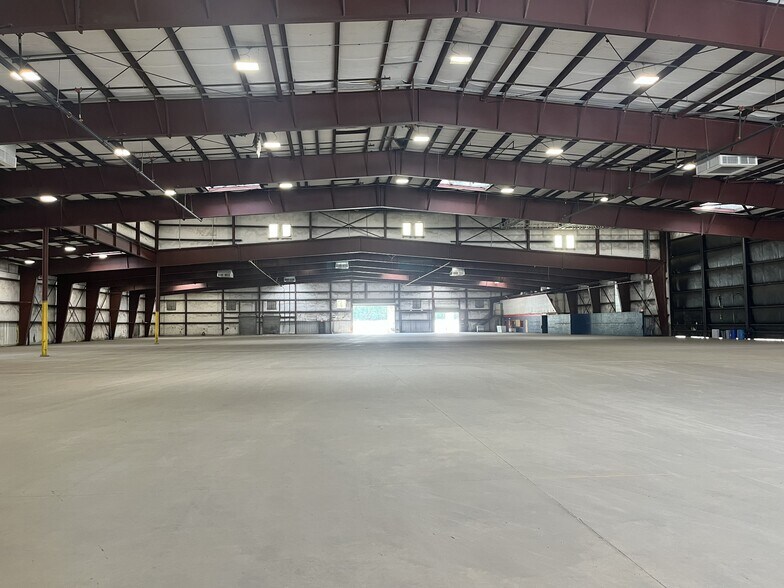More Photos Of 2706 White Horse Rd, Greenville Warehouse For Lease