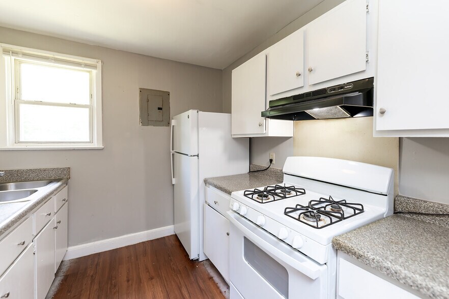 More Photos Of 1393 Lapaloma Cir, Memphis Apartments For Sale