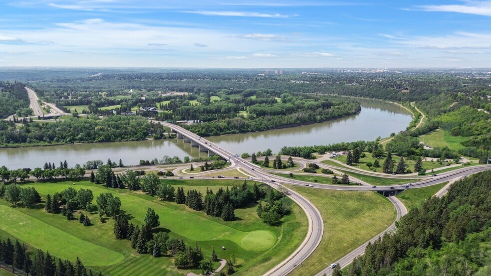 More Photos Of 12322 102 Av NW, Edmonton Apartments For Lease