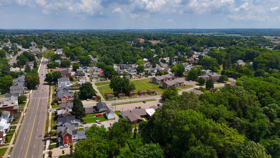 More Photos Of 131 Lewis Ave, Circleville Office For Sale