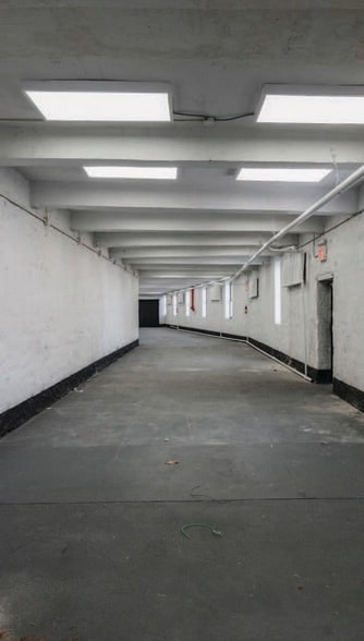 More Photos Of 305 E 182nd St, Bronx Light Manufacturing For Sale