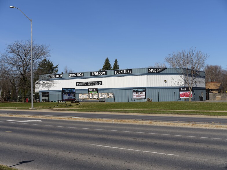 More Photos Of 405 Ninth St W, Cornwall Freestanding For Lease