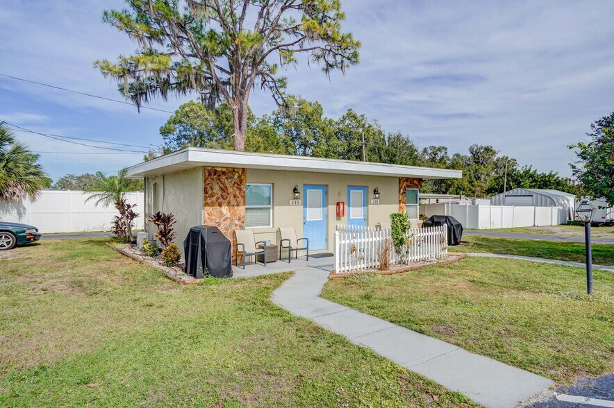 More Photos Of 2060 US Highway 27 N, Avon Park Hotel For Sale