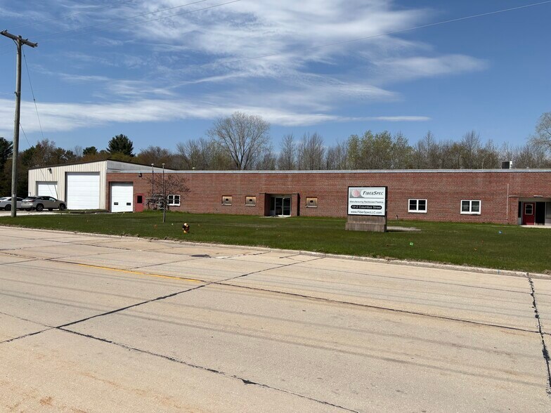 More Photos Of 1912 Columbus St, Two Rivers Manufacturing For Sale